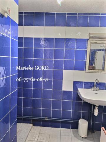 Unieux 42240 sur les hauteurs maison des années 70 sur sous sol complet 131m² habitables 4 chambres 3 garages 1 piscine sur 1190m² de terrain