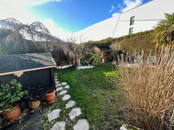 Maison Orgeval 6 pièce(s) 4 chambres €589 000 ** - Référence 9072