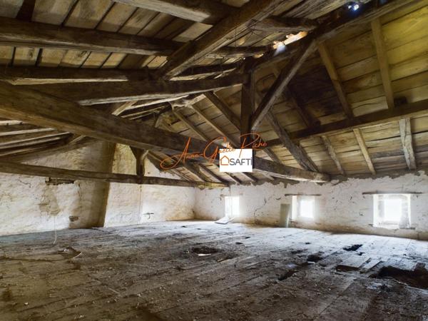 Maison charentaise environ 204 m² à rénover