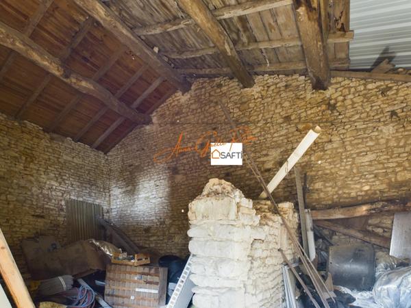 Maison charentaise environ 204 m² à rénover