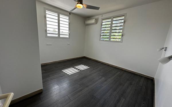 Maison à vendre    5 pièces •  Le Moule