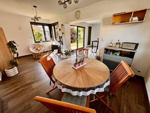 Maison
                                                                                                                                                                                                                                                                                                                        5 pièce(s)                                                                                                                                                                                                          2 chambre(s)                                                                                                                                                                                                          103  m²