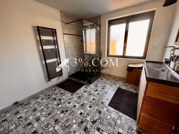 Maison
                                                                                                                                                                                                                                                                                                                        5 pièce(s)                                                                                                                                                                                                          2 chambre(s)                                                                                                                                                                                                          103  m²