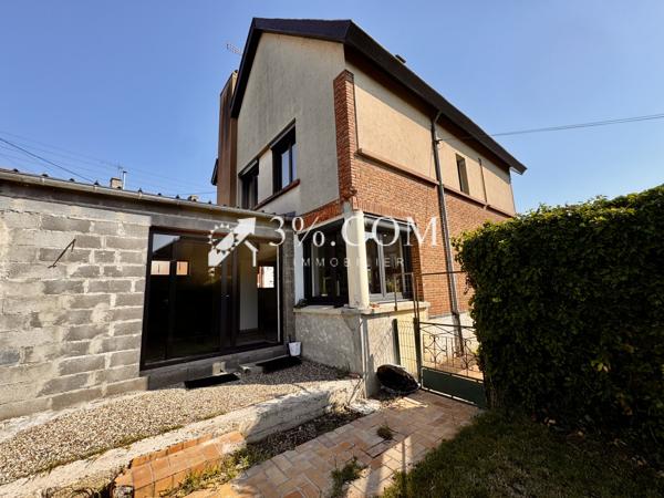 Maison
                                                                                                                                                                                                                                                                                                                        5 pièce(s)                                                                                                                                                                                                          2 chambre(s)                                                                                                                                                                                                          103  m²