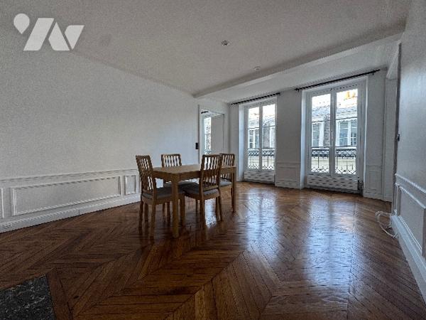 PARIS VII – Rue de Bourgogne - Appartement d'exception