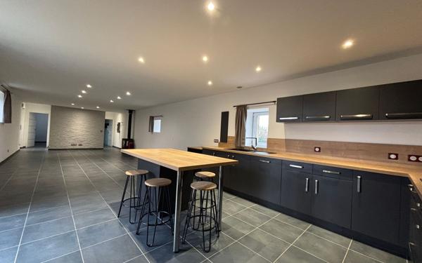 Appartement à louer    3 pièces •  Saint-Loubouer