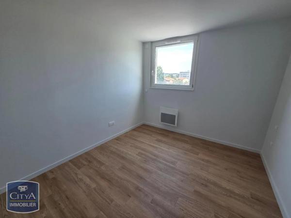 Appartement à louer 3 pièces 76.4m² Issoire (63500)