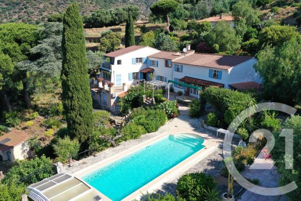 Maison à vendre  8 pièces - 302,51 m 2   LE LAVANDOU  - 83