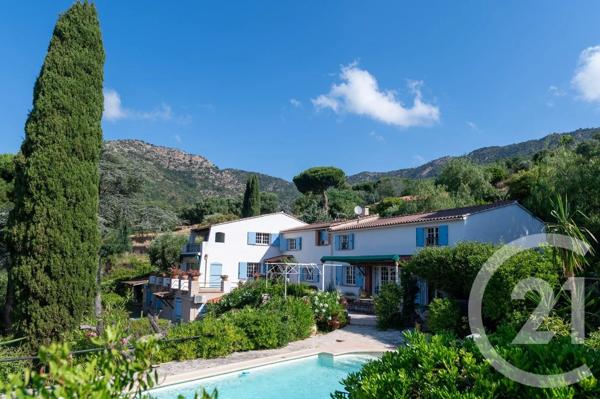Maison à vendre  8 pièces - 302,51 m 2   LE LAVANDOU  - 83