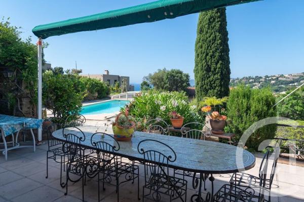 Maison à vendre  8 pièces - 302,51 m 2   LE LAVANDOU  - 83