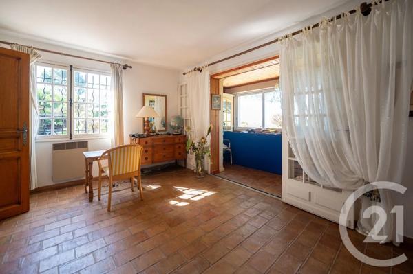 Maison à vendre  8 pièces - 302,51 m 2   LE LAVANDOU  - 83