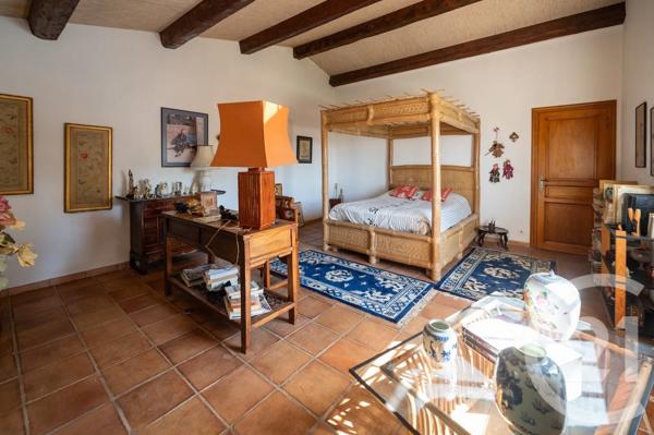 Maison à vendre  8 pièces - 302,51 m 2   LE LAVANDOU  - 83