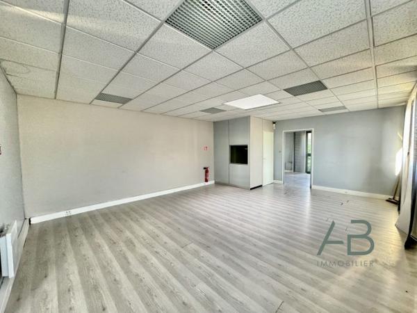 Bureau Villeneuve-d'Ascq 56 m²