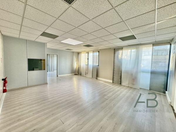 Bureau Villeneuve-d'Ascq 56 m²