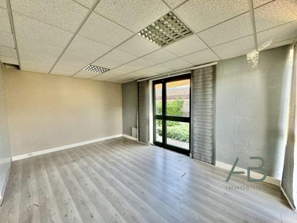 Bureau Villeneuve-d'Ascq 56 m²