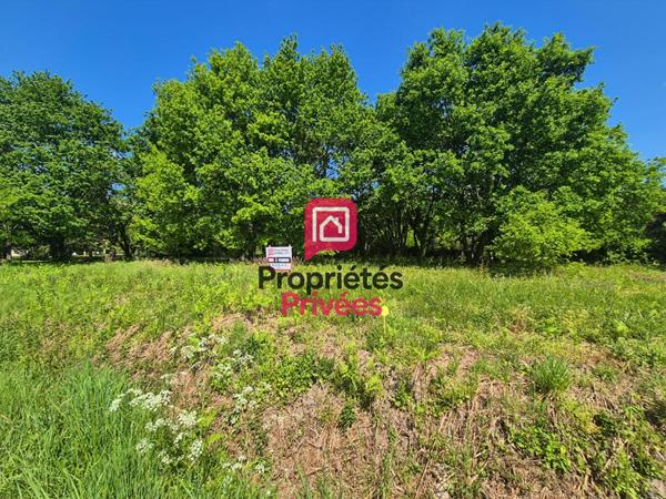 TERRAIN CONSTRUCTIBLE - NON VIABILISE - 1256 m2