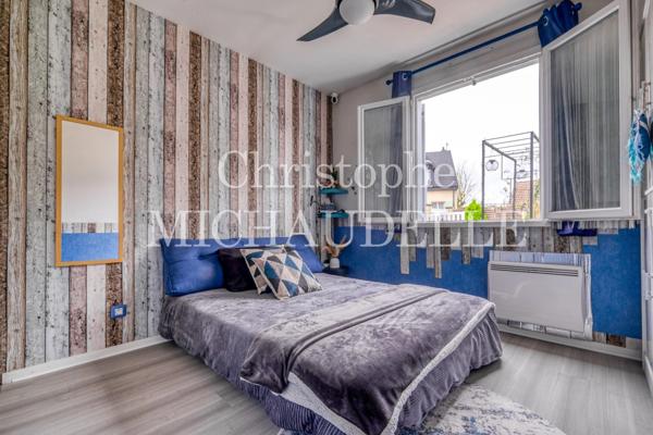 Christophe Michaudelle – CAPIFRANCE vous propose proche de Meaux, à Chauconin Neufmontiers : SOUS SOL TOTAL 90 m² - 6 pièces - 112 m² - 4 chambres (5ème possible) - 1 grand bureau - 2 pièces d'eau -