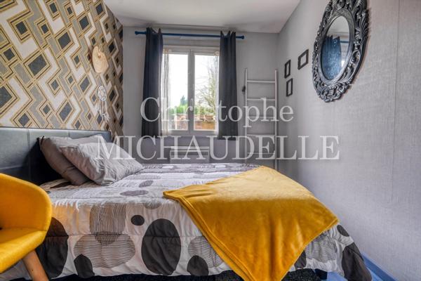 Christophe Michaudelle – CAPIFRANCE vous propose proche de Meaux, à Chauconin Neufmontiers : SOUS SOL TOTAL 90 m² - 6 pièces - 112 m² - 4 chambres (5ème possible) - 1 grand bureau - 2 pièces d'eau -