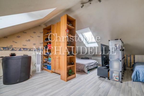 Christophe Michaudelle – CAPIFRANCE vous propose proche de Meaux, à Chauconin Neufmontiers : SOUS SOL TOTAL 90 m² - 6 pièces - 112 m² - 4 chambres (5ème possible) - 1 grand bureau - 2 pièces d'eau -