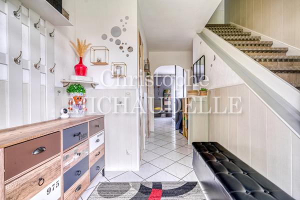 Christophe Michaudelle – CAPIFRANCE vous propose proche de Meaux, à Chauconin Neufmontiers : SOUS SOL TOTAL 90 m² - 6 pièces - 112 m² - 4 chambres (5ème possible) - 1 grand bureau - 2 pièces d'eau -