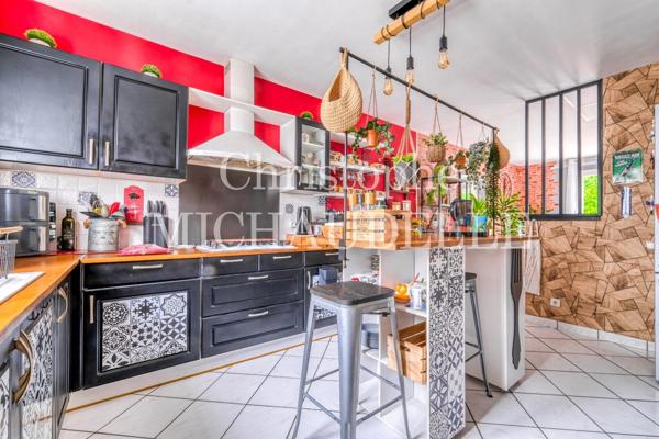 Christophe Michaudelle – CAPIFRANCE vous propose proche de Meaux, à Chauconin Neufmontiers : SOUS SOL TOTAL 90 m² - 6 pièces - 112 m² - 4 chambres (5ème possible) - 1 grand bureau - 2 pièces d'eau -