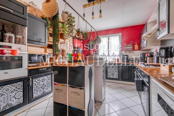 Christophe Michaudelle – CAPIFRANCE vous propose proche de Meaux, à Chauconin Neufmontiers : SOUS SOL TOTAL 90 m² - 6 pièces - 112 m² - 4 chambres (5ème possible) - 1 grand bureau - 2 pièces d'eau -