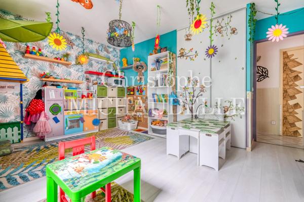 Christophe Michaudelle – CAPIFRANCE vous propose proche de Meaux, à Chauconin Neufmontiers : SOUS SOL TOTAL 90 m² - 6 pièces - 112 m² - 4 chambres (5ème possible) - 1 grand bureau - 2 pièces d'eau -