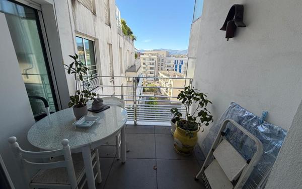 Appartement à vendre    3 pièces • 81,45 m2 Cagnes-sur-Mer