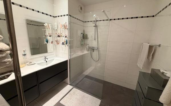 Appartement à vendre    3 pièces • 81,45 m2 Cagnes-sur-Mer