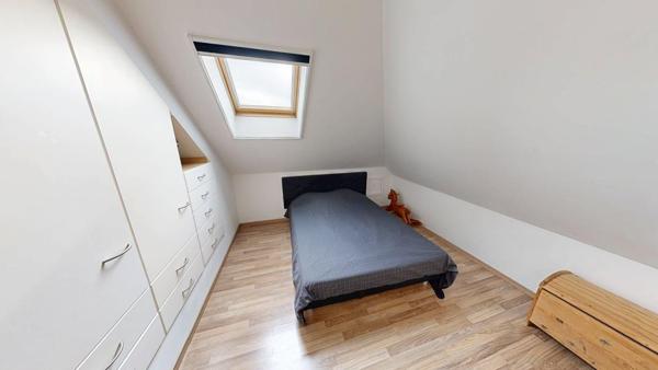 Maison familiale avec  sous-sol complet et piscine