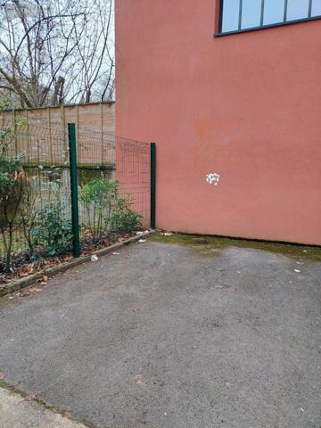 Parking à ciel ouvert à vendre à Rennes en Ille-et-Vilaine (35000), ref : 35009/CM-231   
Centre Ville