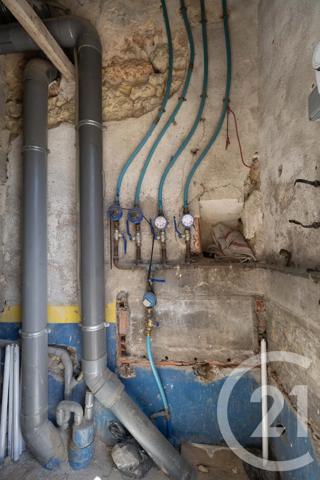Immeuble à vendre  280 m 2   MONTAGNAC  - 34