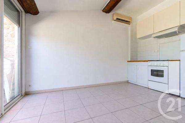 Immeuble à vendre  280 m 2   MONTAGNAC  - 34