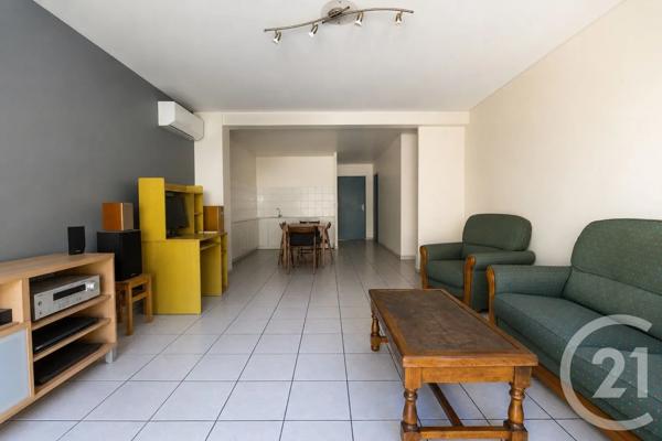 Immeuble à vendre  280 m 2   MONTAGNAC  - 34