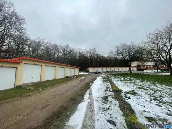 Parking / Box à louer à Réchicourt-le-Château (57810)