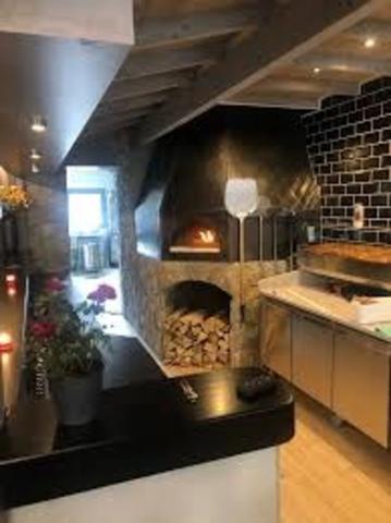 Dpt Hautes Pyrénées (65), à louer LOURDES Local commercial