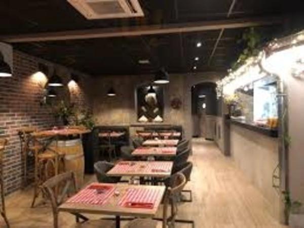 Dpt Hautes Pyrénées (65), à louer LOURDES Local commercial