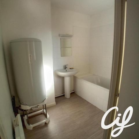 Appartement T2 Le Bourg Sous La Roche - 47.04 m2  99 000 Euros