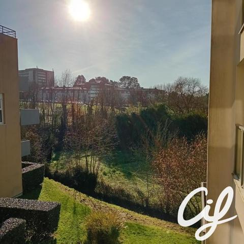 Appartement T2 Le Bourg Sous La Roche - 47.04 m2  99 000 Euros