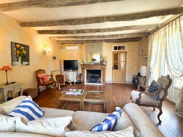 Maison ancienne - Sarlat-la-caneda PÉRIGOURDINE DANS SARLAT AVEC PISCINE