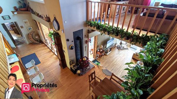THIZY-LES-BOURGS (69240) Maison d'architecte avec vue 185 m², jardin 2000 m², piscine, garage, dépendances