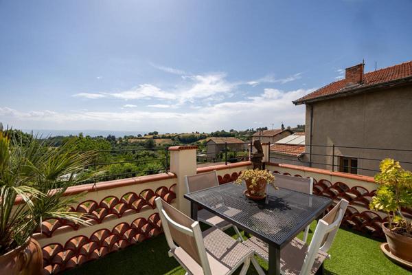 Maison de village avec deux appartements indépendants et jardin