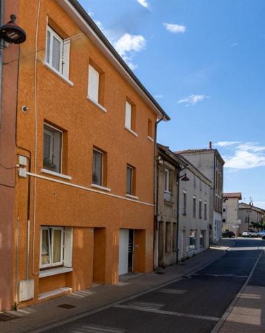 Maison de village avec deux appartements indépendants et jardin