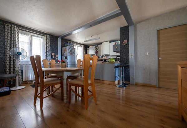 Maison de village avec deux appartements indépendants et jardin