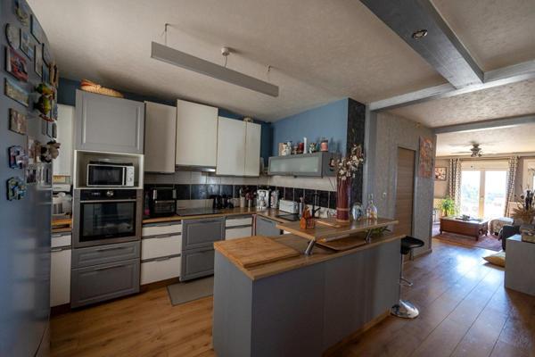 Maison de village avec deux appartements indépendants et jardin