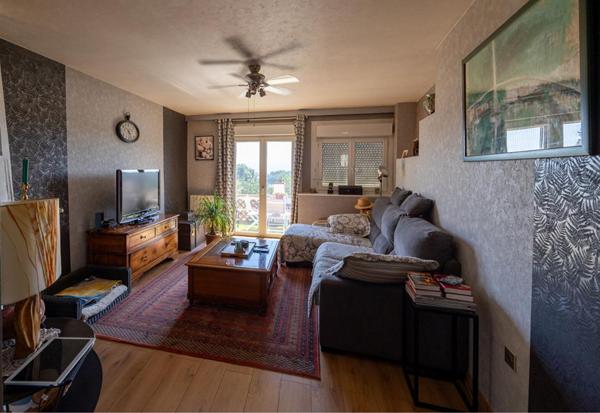 Maison de village avec deux appartements indépendants et jardin