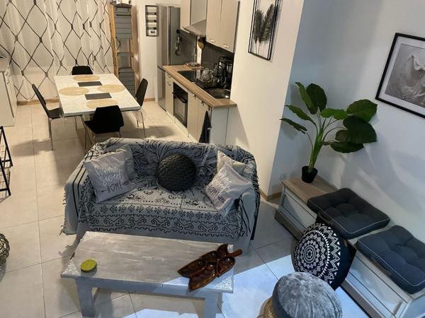 Lot de 2 appartements en plein centre historique de Saint-Sever  Idéal investissement ou résidence principale avec revenu locatif