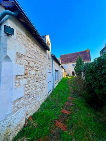 Maison de ville à vendre à Luçay-le-Mâle dans l'Indre (36360), ref : 016/448