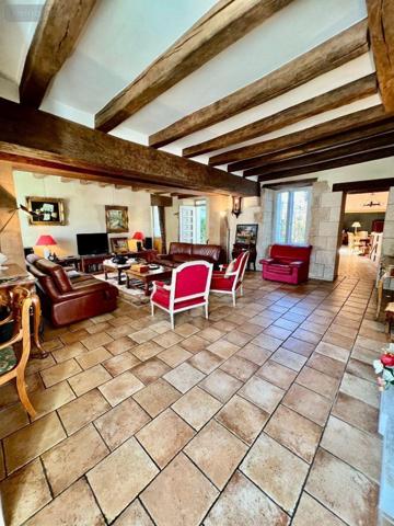 Maison de ville à vendre à Luçay-le-Mâle dans l'Indre (36360), ref : 016/448