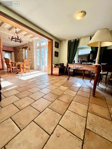 Maison de ville à vendre à Luçay-le-Mâle dans l'Indre (36360), ref : 016/448